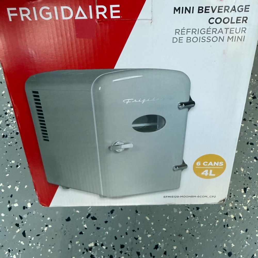 Frigidaire Mini Beverage Cooler in Silver